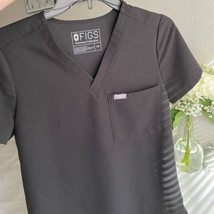 FIGS one pocket scrub top